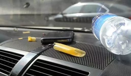 【天嬌用車學(xué)】暴曬后的汽車究竟有多毒？超乎你想象