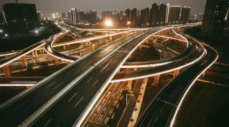 這些上道必知汽車燈語，你知道嗎？